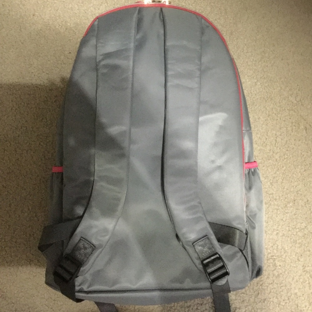 New luxury backpack - Picture 3 of 3